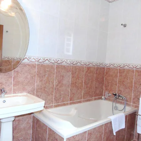 Willa 6 Bedrooms With Private Pool Enclosed Garden And Wifi At Fermedo